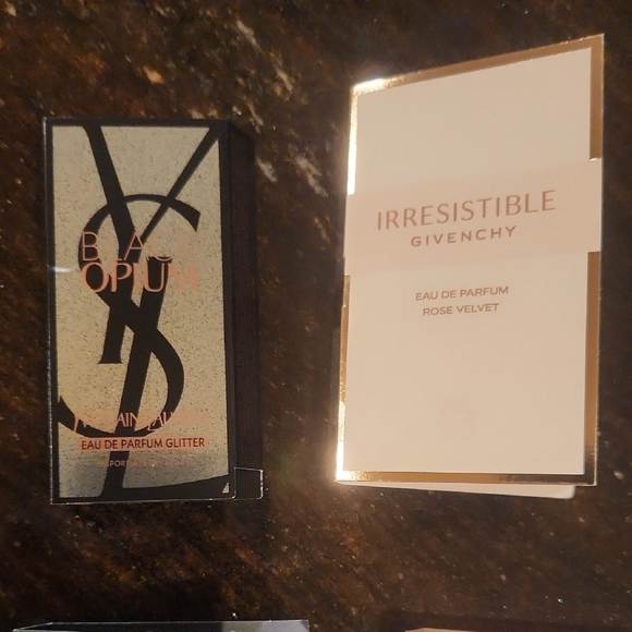 Designer Perfume Sample Set - Picture 2 of 8